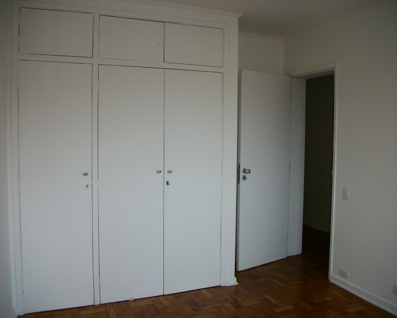 Apartamento para alugar com 3 quartos, 130m² - Foto 18