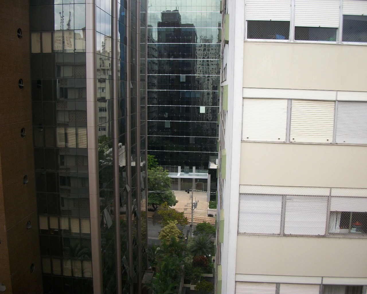 Apartamento para alugar com 2 quartos, 107m² - Foto 12