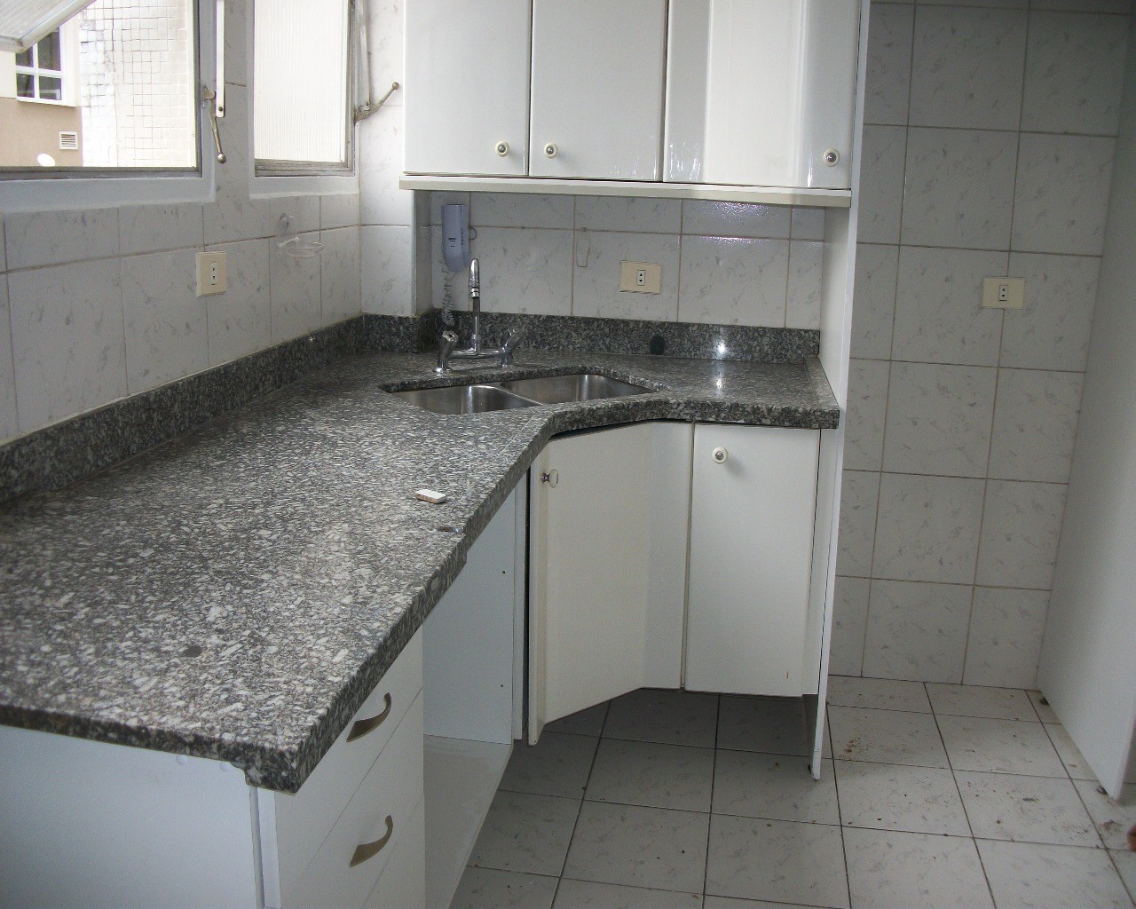 Apartamento para alugar com 3 quartos, 110m² - Foto 4