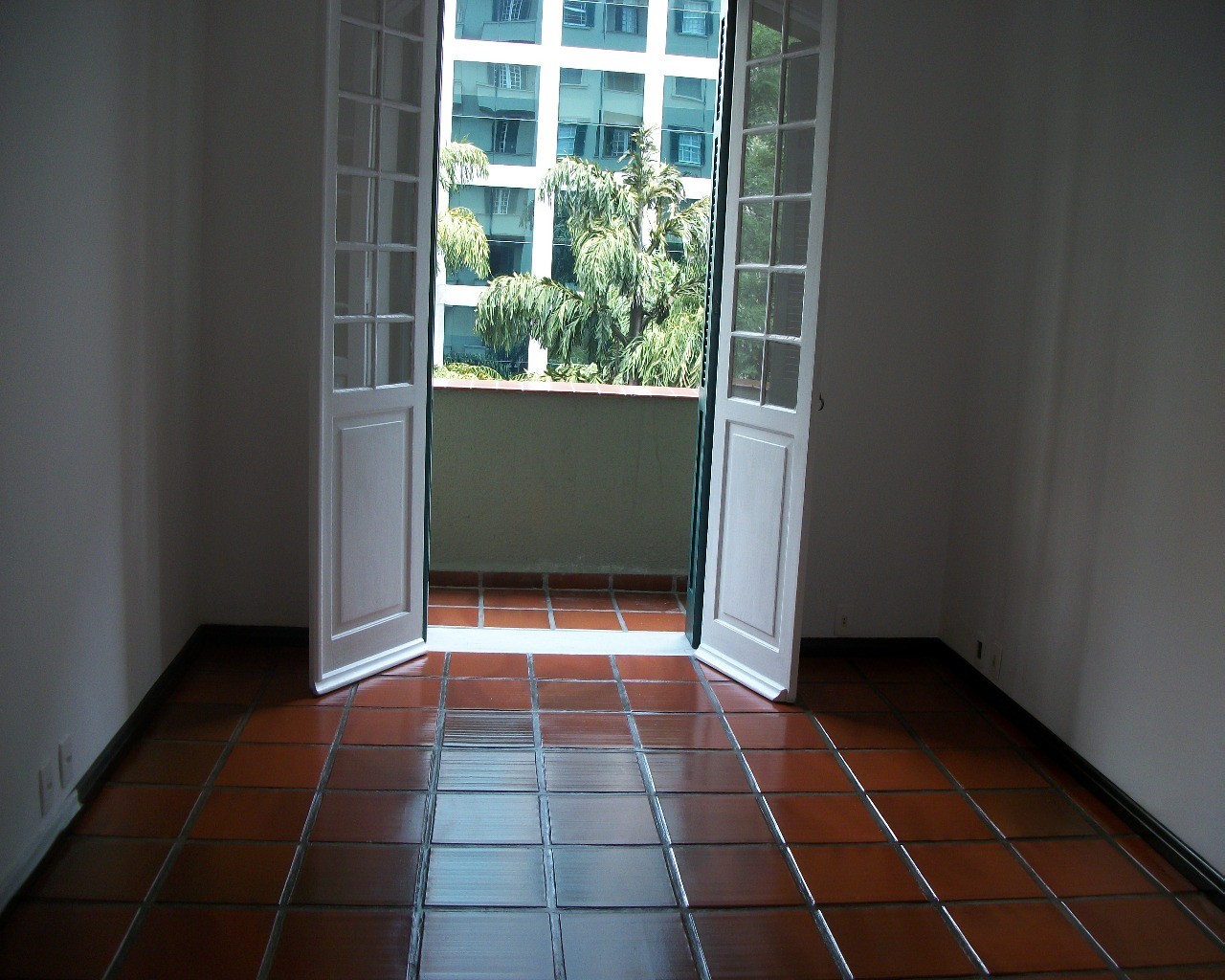 Apartamento para alugar com 2 quartos, 70m² - Foto 2