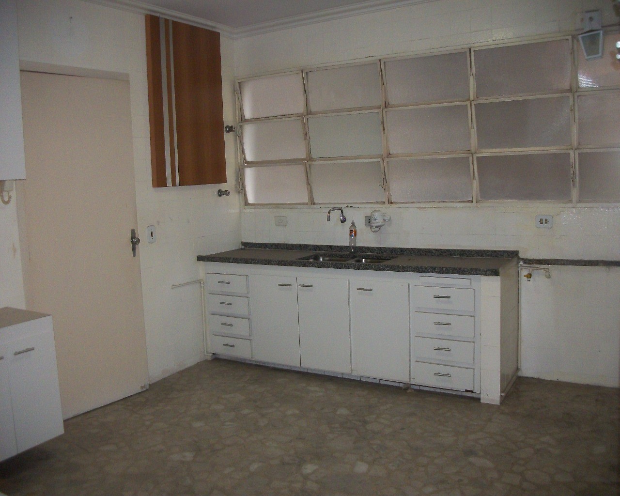 Apartamento para alugar com 3 quartos, 138m² - Foto 3