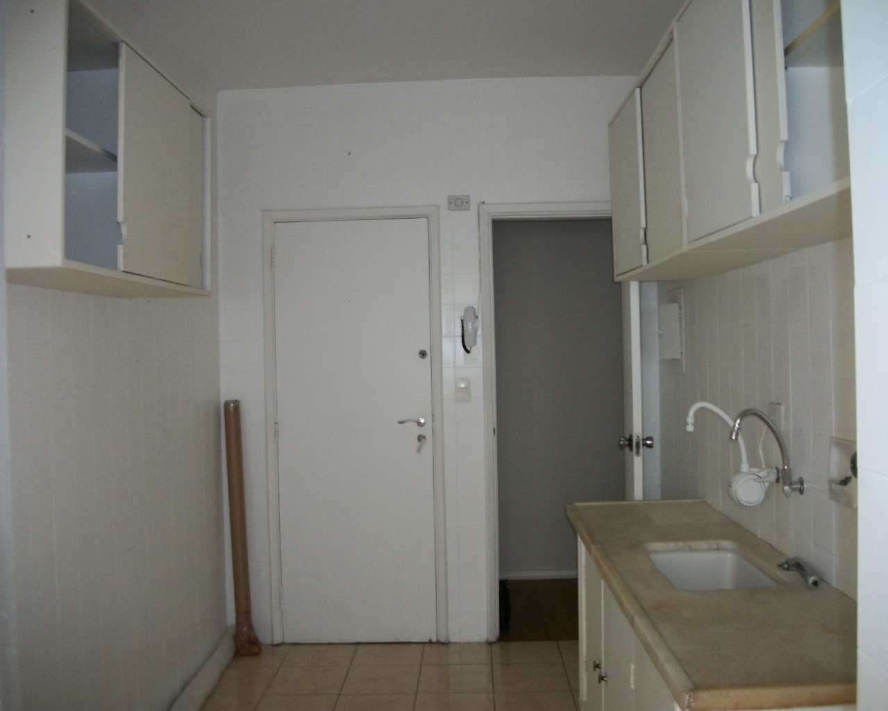 Apartamento para alugar com 2 quartos, 97m² - Foto 13