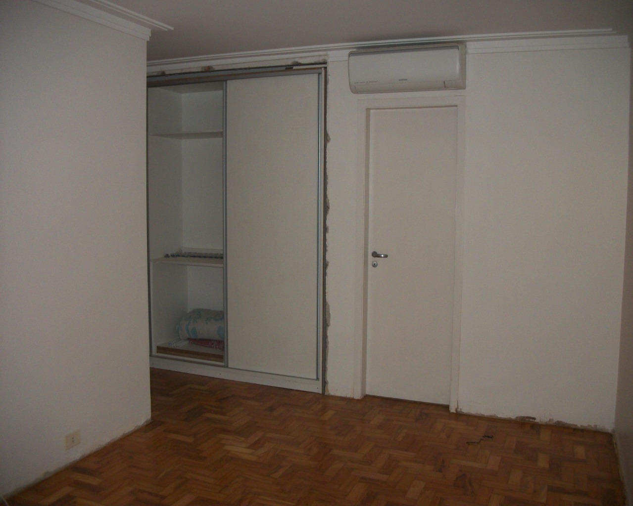 Apartamento para alugar com 2 quartos, 130m² - Foto 11