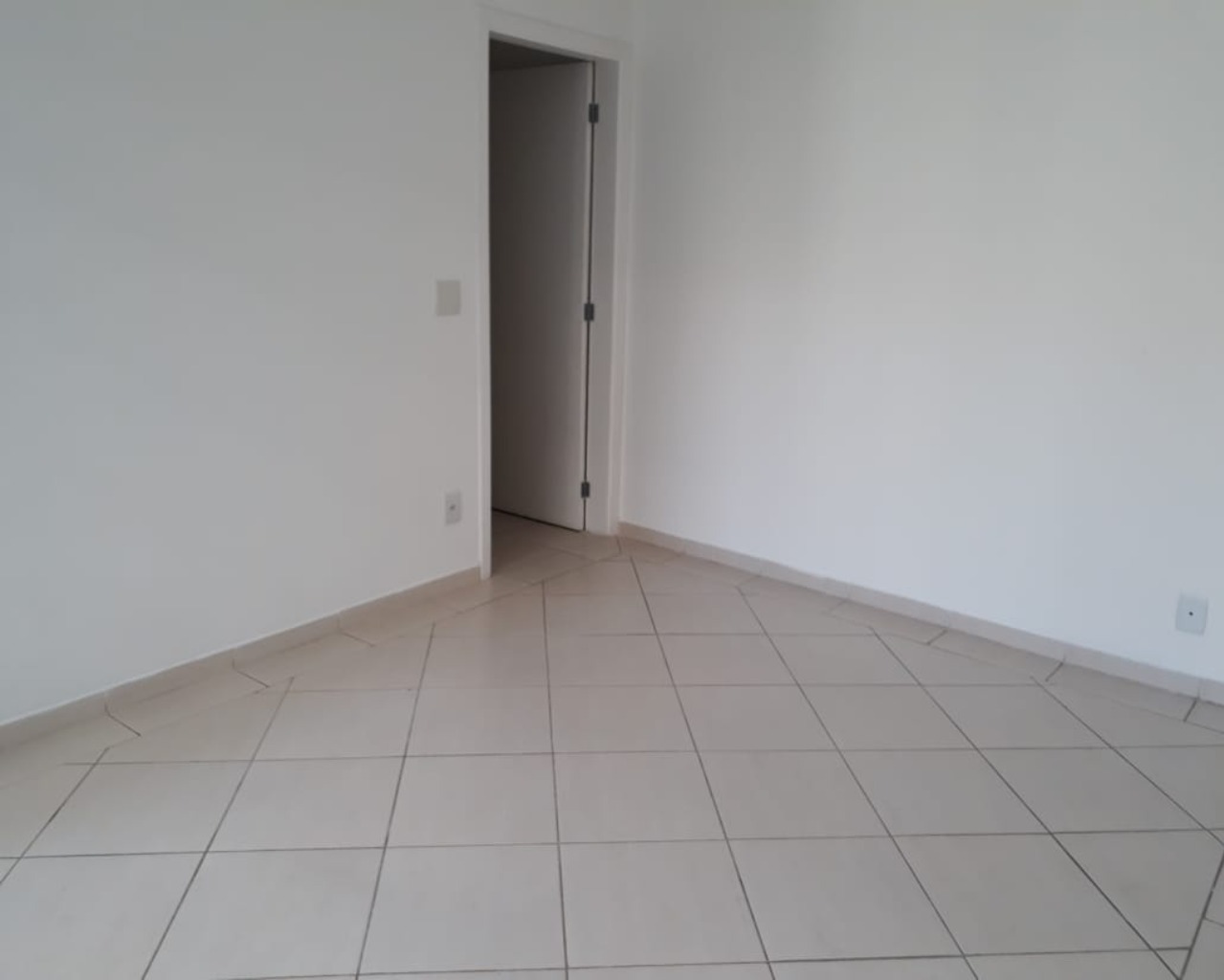 Apartamento para alugar com 2 quartos, 80m² - Foto 2