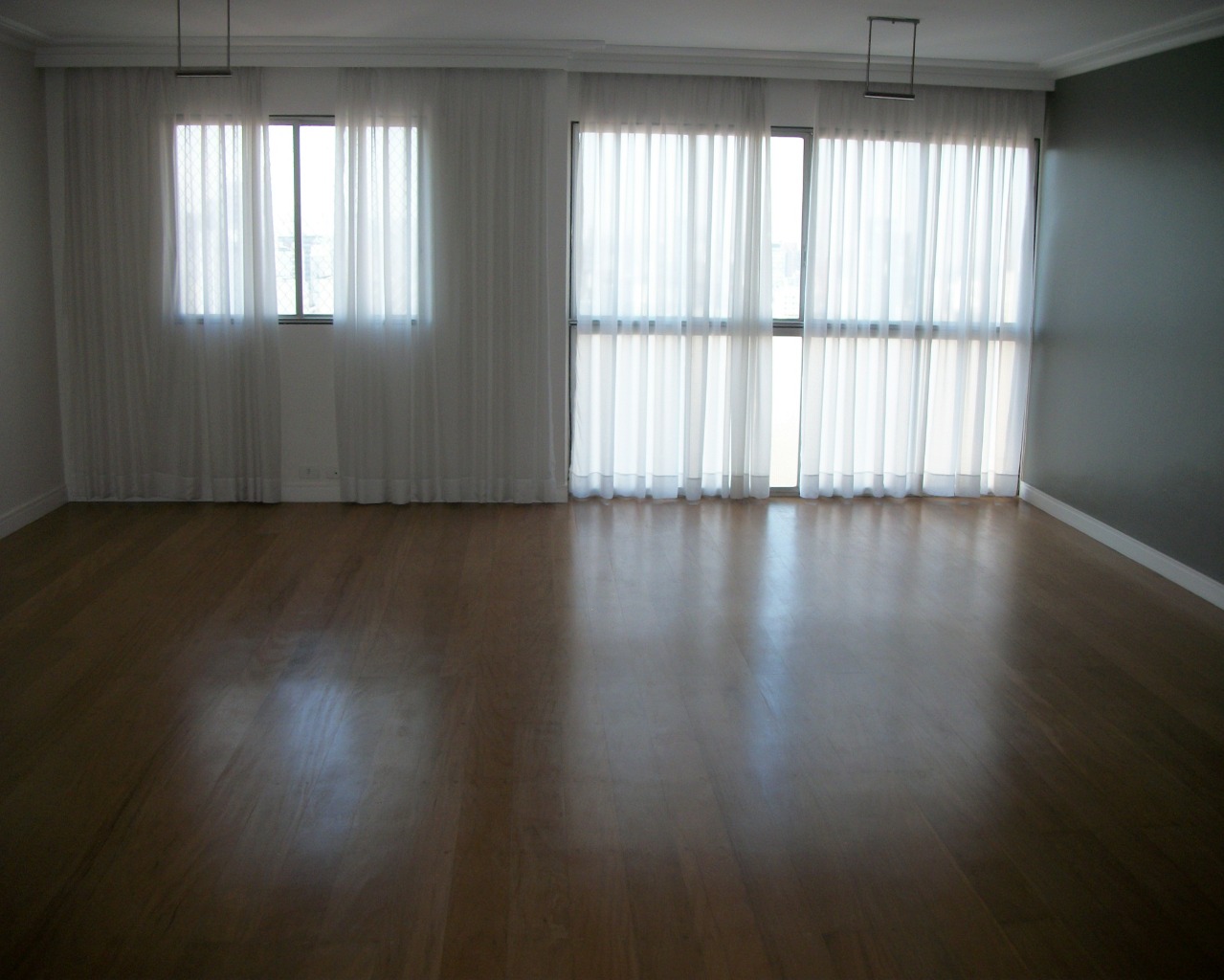 Apartamento para alugar com 2 quartos, 130m² - Foto 1