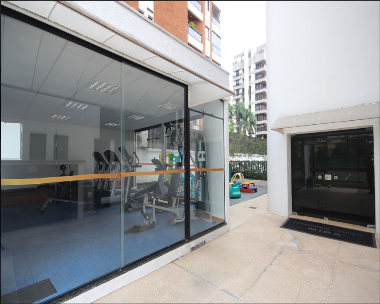 Apartamento à venda com 3 quartos, 285m² - Foto 3