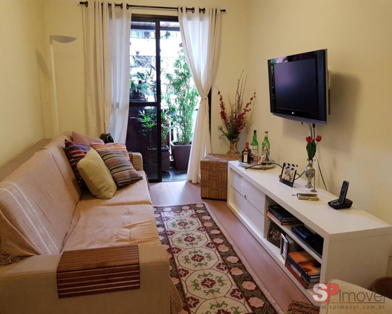 Apartamento à venda com 2 quartos, 75m² - Foto 1