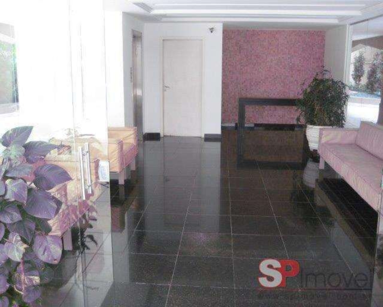 Apartamento para alugar com 4 quartos, 337m² - Foto 2