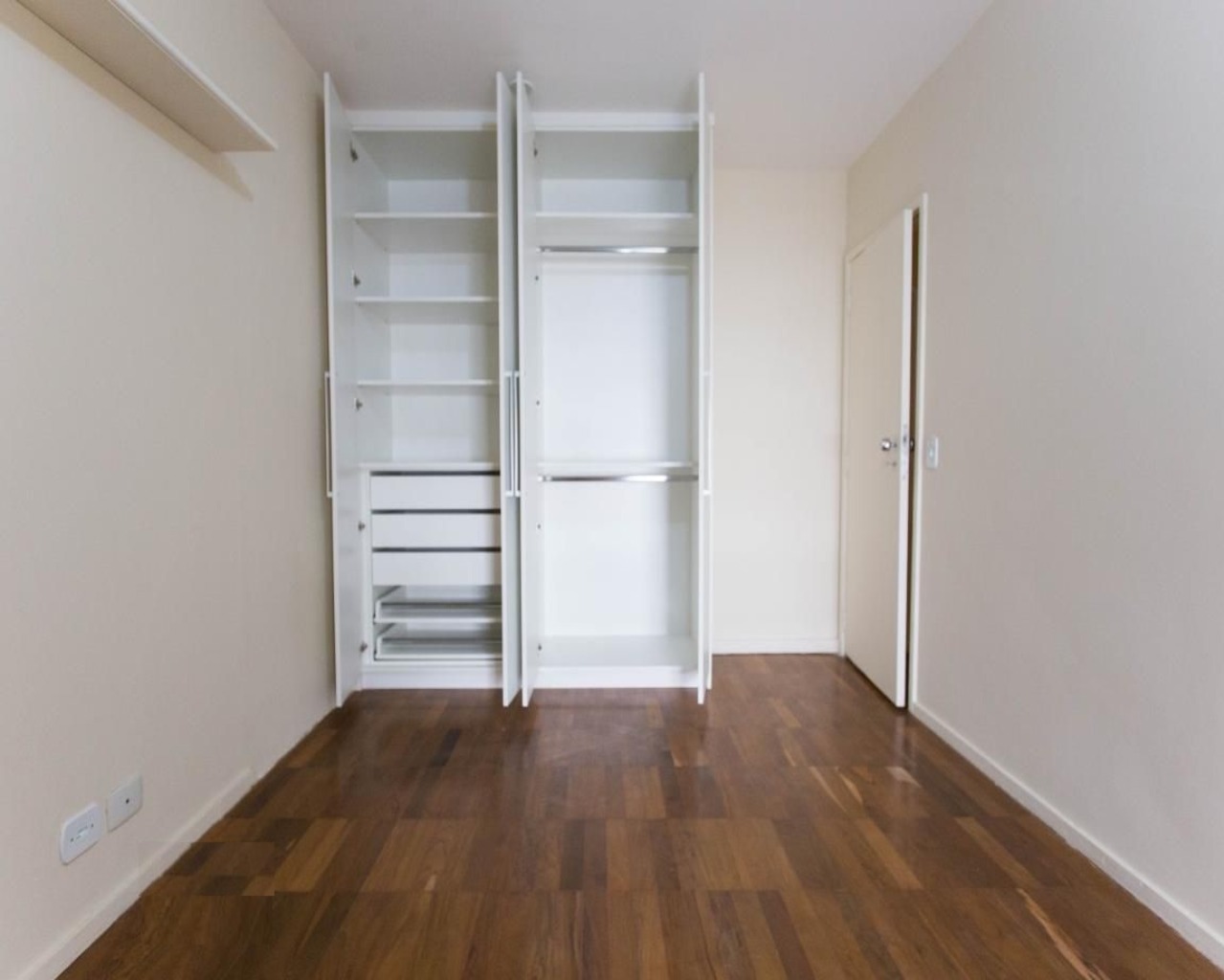 Apartamento para alugar com 3 quartos, 150m² - Foto 14