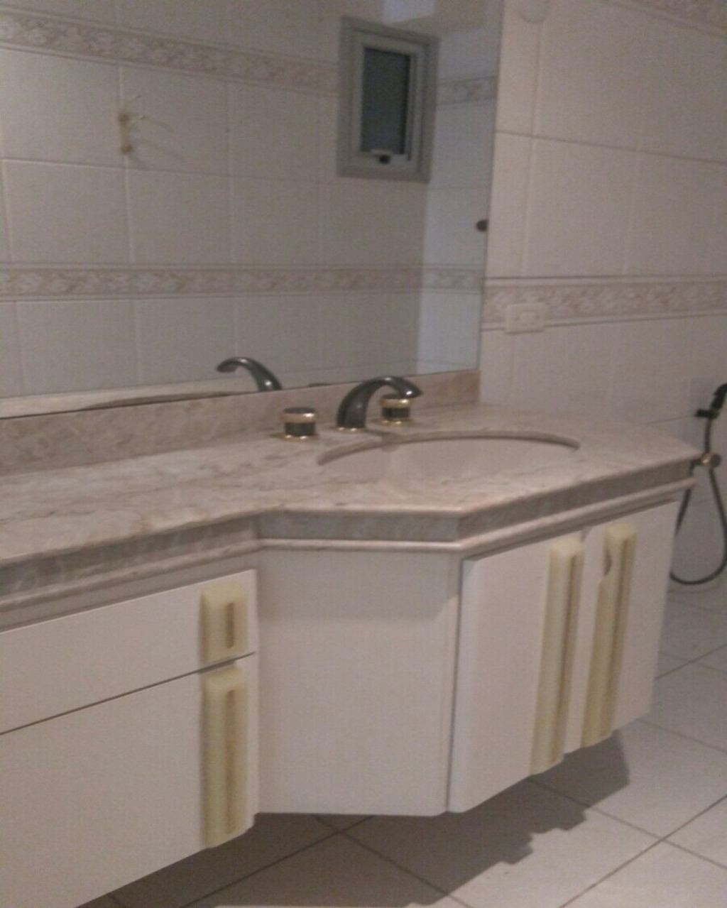 Apartamento para alugar com 3 quartos, 110m² - Foto 11