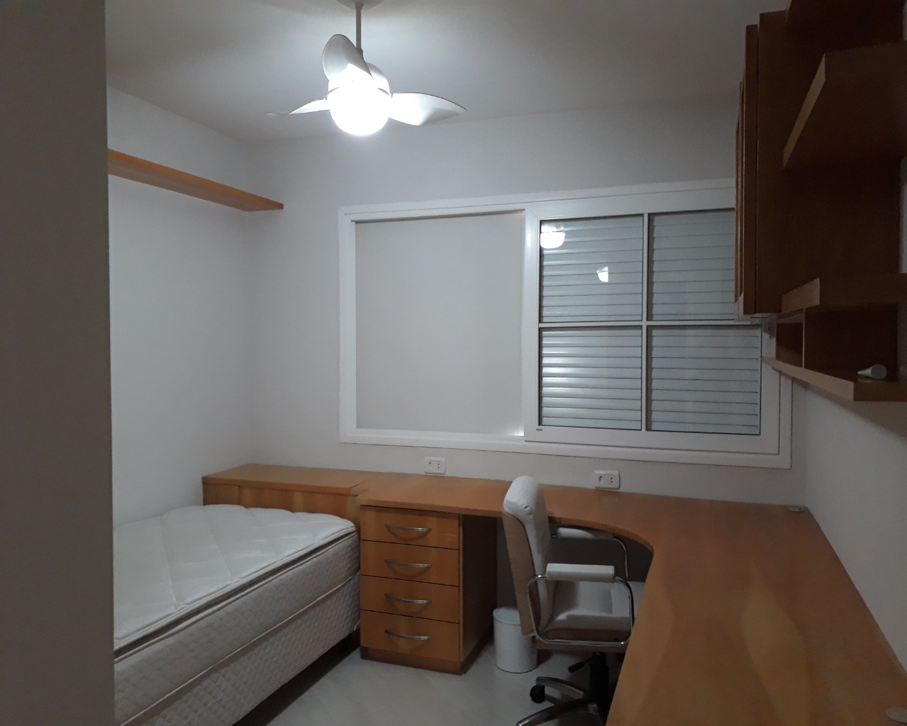 Apartamento para alugar com 3 quartos, 130m² - Foto 9