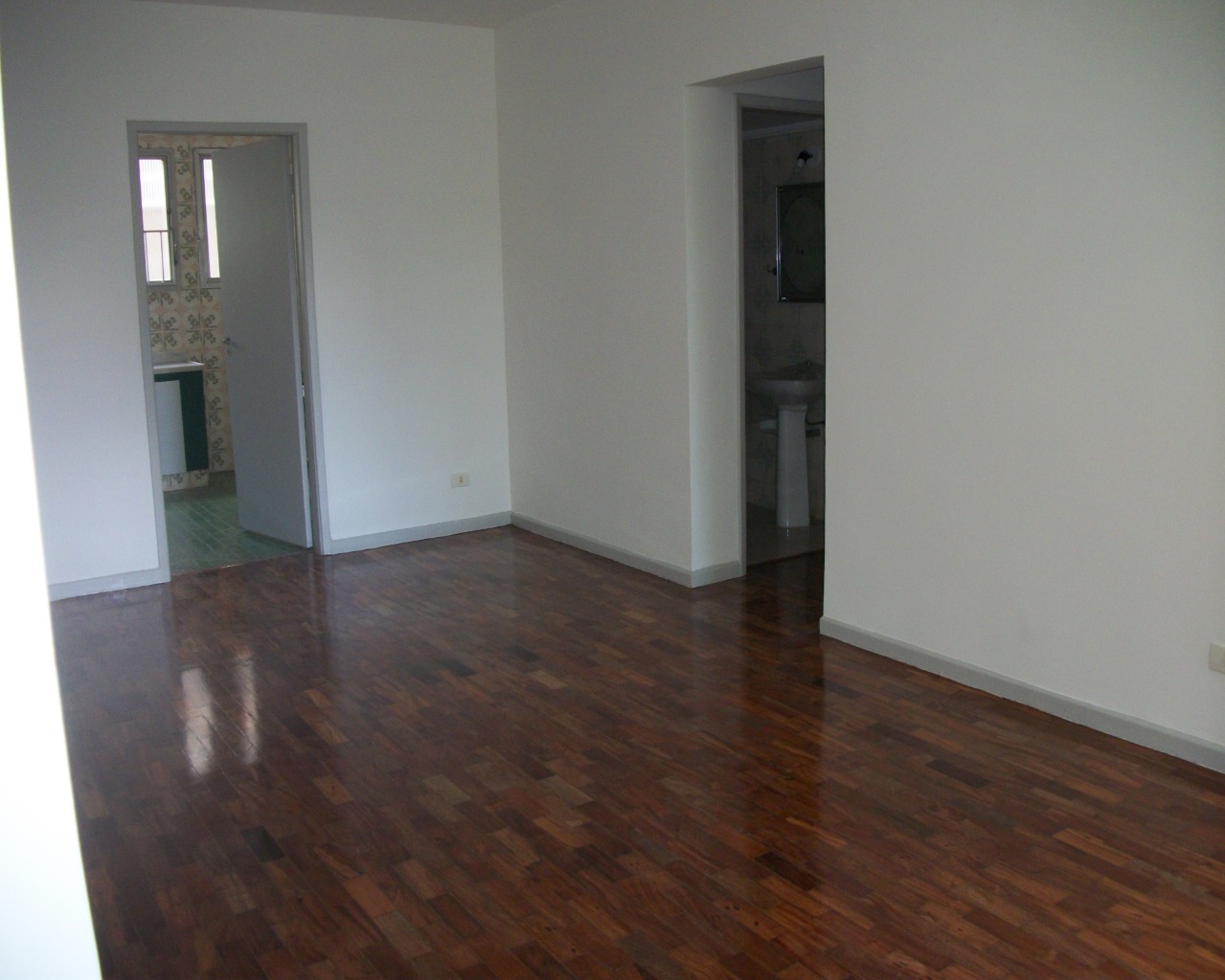 Apartamento para alugar com 3 quartos, 110m² - Foto 1