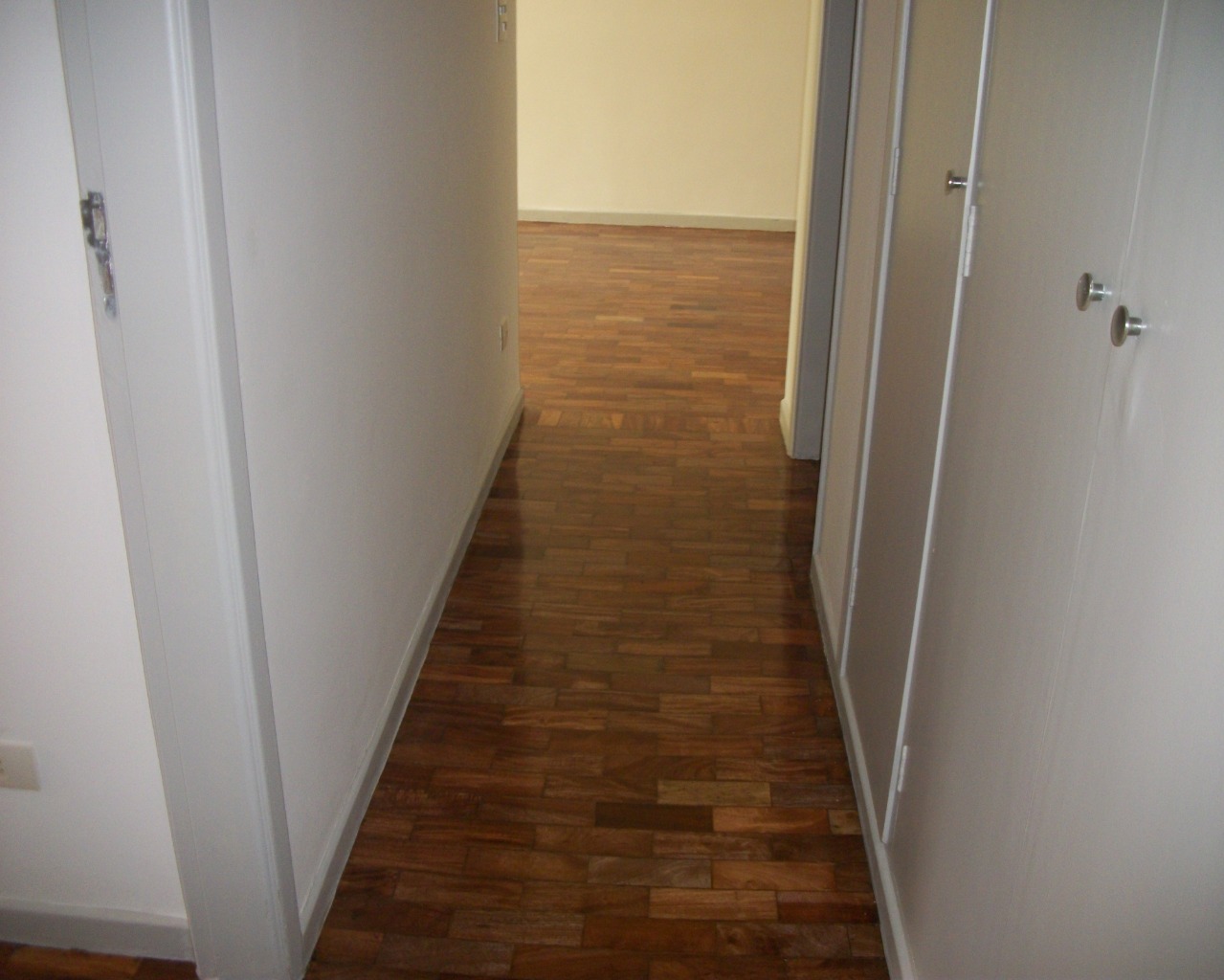 Apartamento para alugar com 3 quartos, 110m² - Foto 29