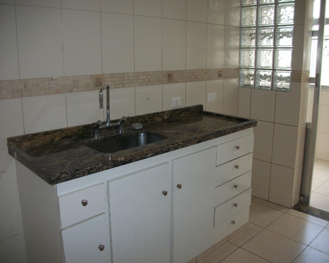 Apartamento para alugar com 3 quartos, 110m² - Foto 15