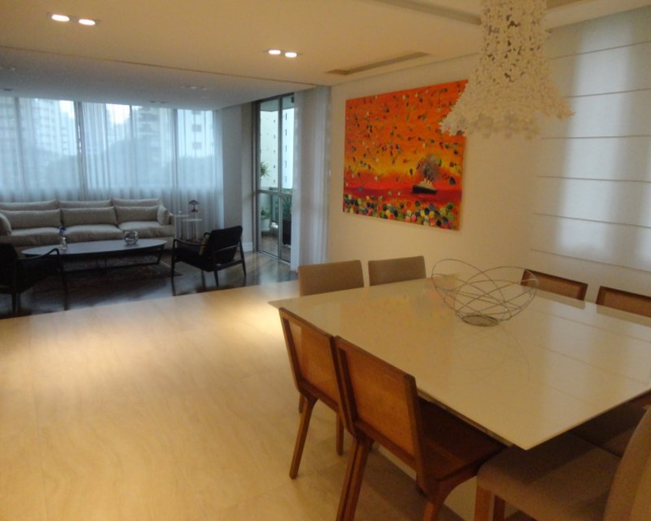 Apartamento à venda com 4 quartos, 240m² - Foto 1