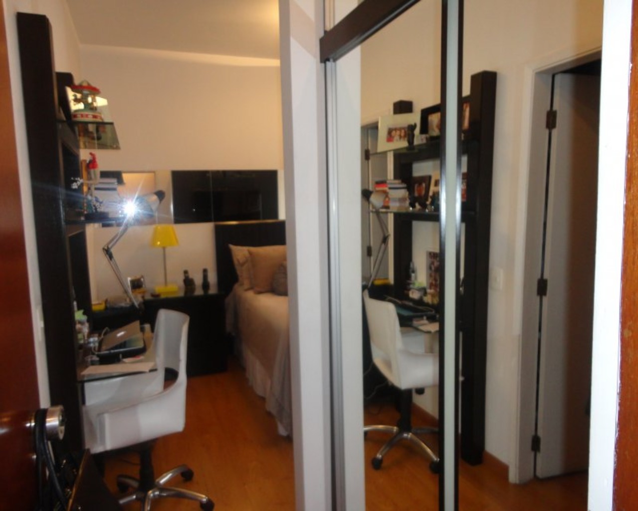 Apartamento à venda com 4 quartos, 240m² - Foto 18