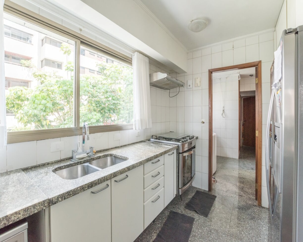 Apartamento à venda com 3 quartos, 190m² - Foto 17