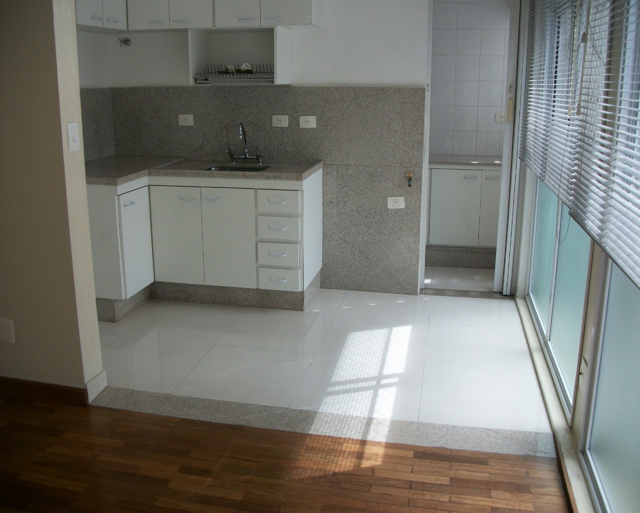 Apartamento para alugar com 2 quartos, 65m² - Foto 3