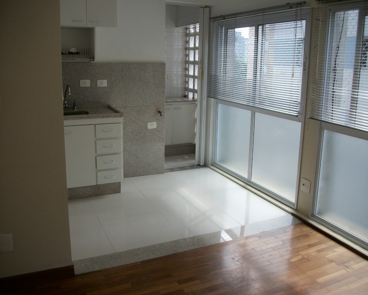 Apartamento para alugar com 2 quartos, 65m² - Foto 13