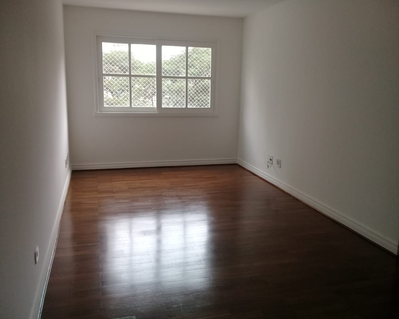 Apartamento para alugar com 3 quartos, 130m² - Foto 1