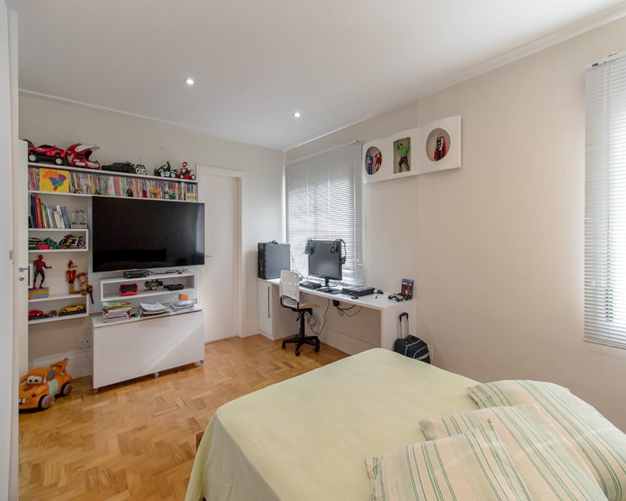 Apartamento à venda com 3 quartos, 278m² - Foto 18