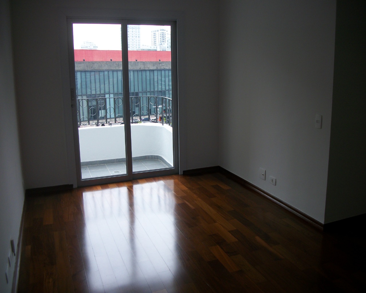 Apartamento para alugar com 1 quarto, 55m² - Foto 1