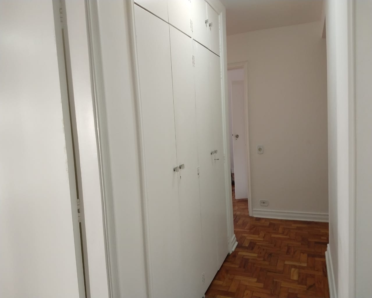 Apartamento para alugar com 4 quartos, 180m² - Foto 3