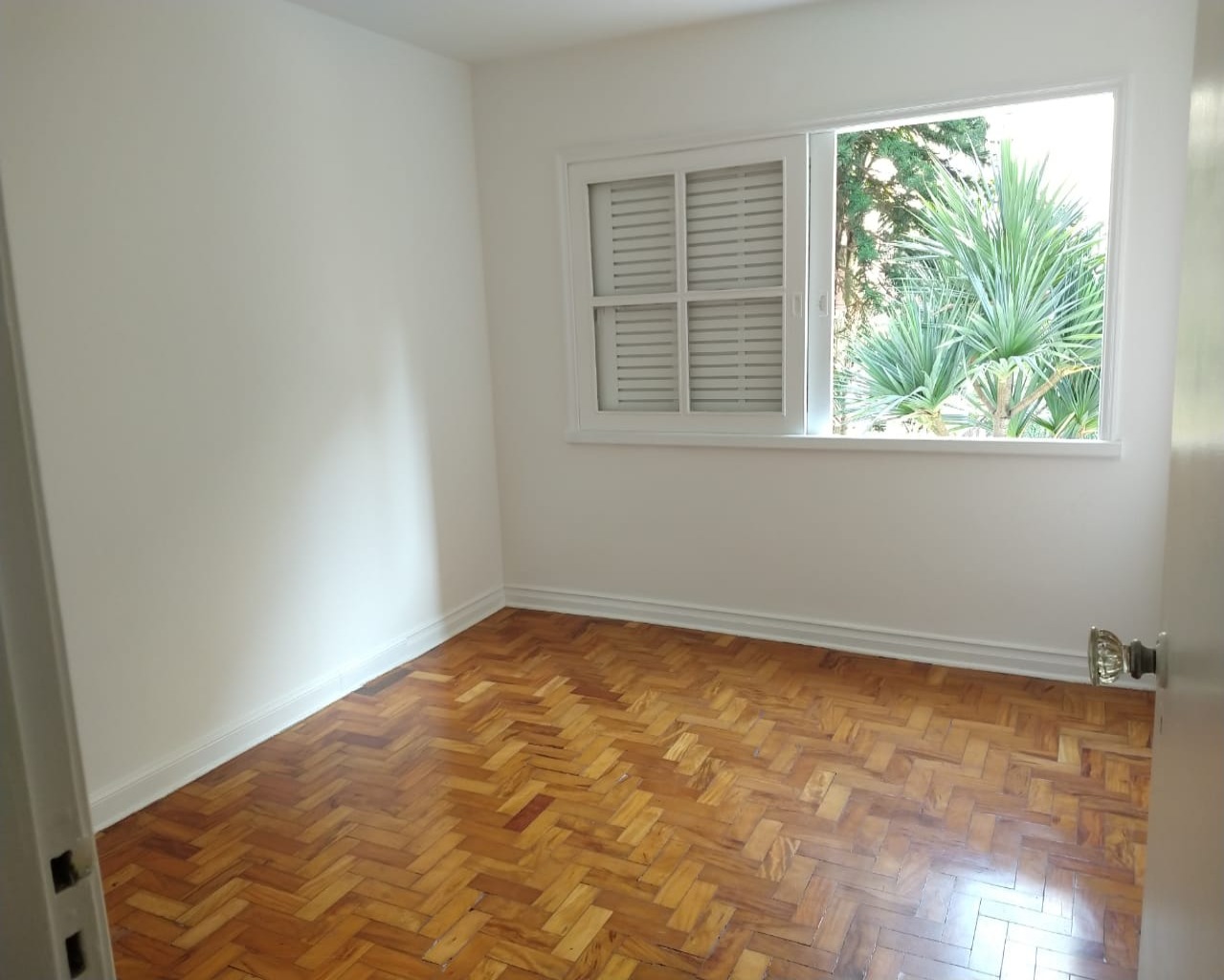 Apartamento para alugar com 4 quartos, 180m² - Foto 13