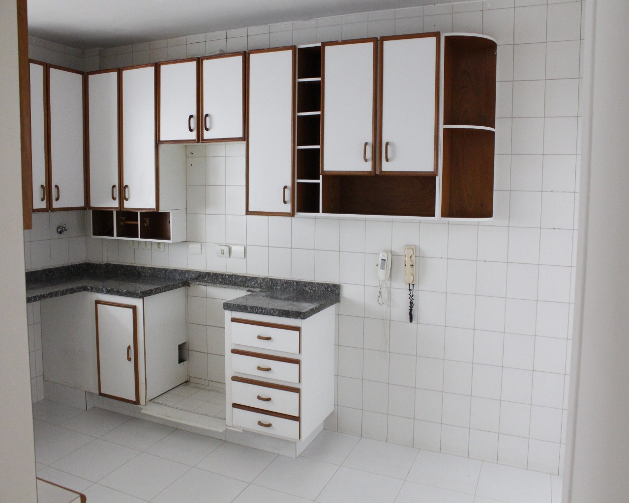 Apartamento para alugar com 3 quartos, 178m² - Foto 12