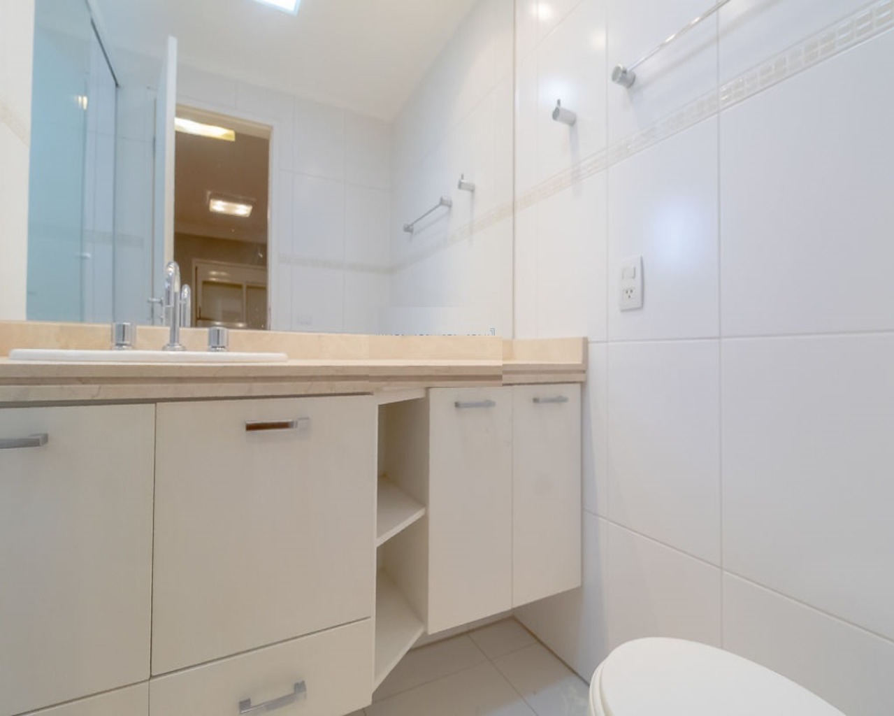 Apartamento para alugar com 3 quartos, 140m² - Foto 28