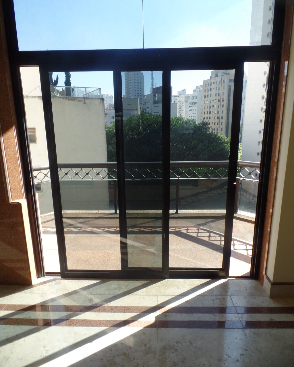 Apartamento para alugar com 3 quartos, 258m² - Foto 1