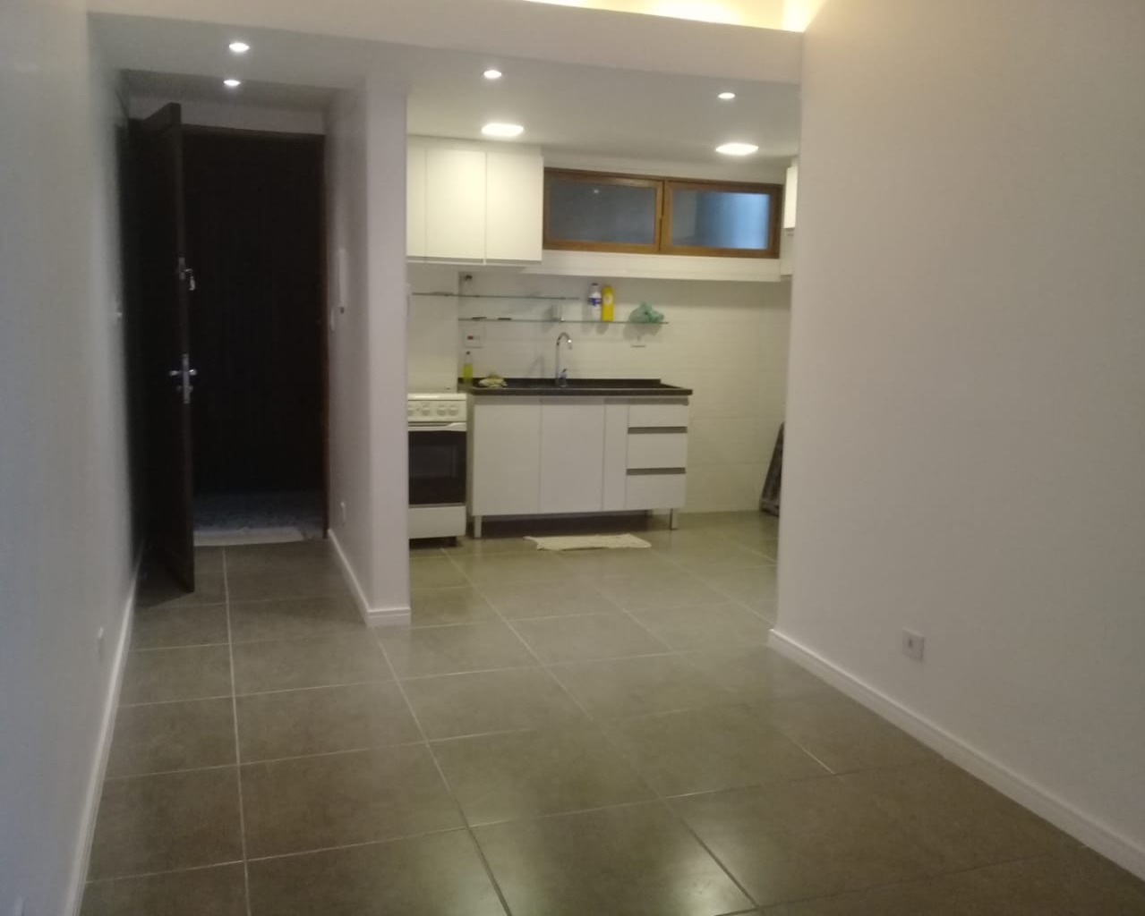 Apartamento para alugar com 1 quarto, 50m² - Foto 1