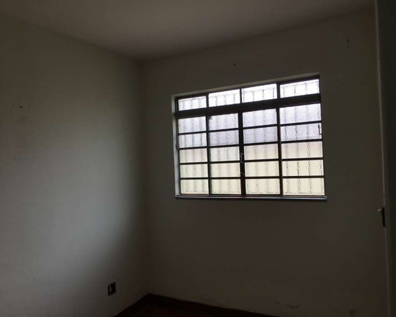 Casa à venda com 4 quartos, 950m² - Foto 4