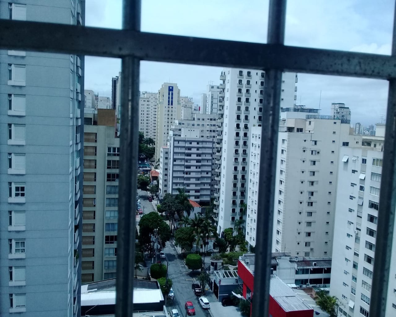 Apartamento para alugar com 3 quartos, 130m² - Foto 13