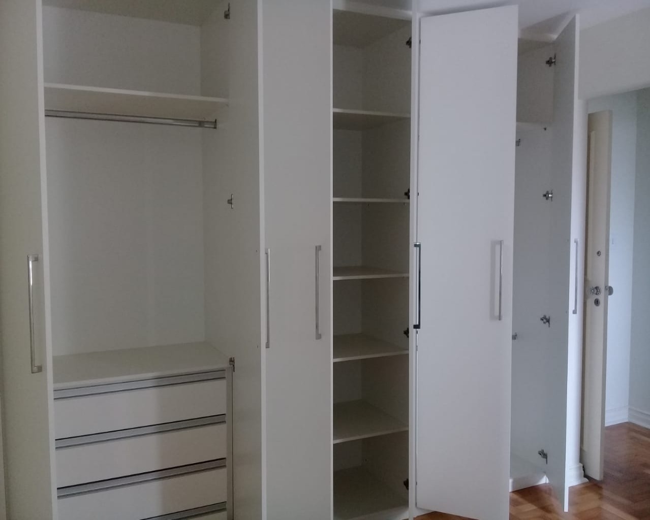 Apartamento para alugar com 3 quartos, 130m² - Foto 18