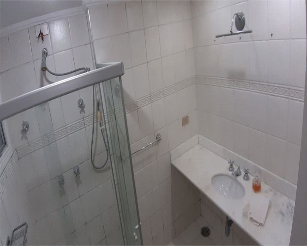 Apartamento à venda com 3 quartos, 130m² - Foto 2