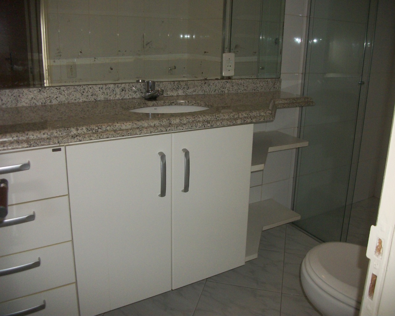 Apartamento para alugar com 2 quartos, 70m² - Foto 11