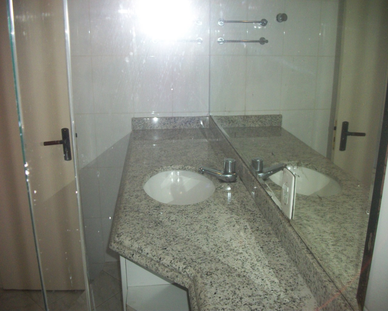 Apartamento para alugar com 2 quartos, 70m² - Foto 15