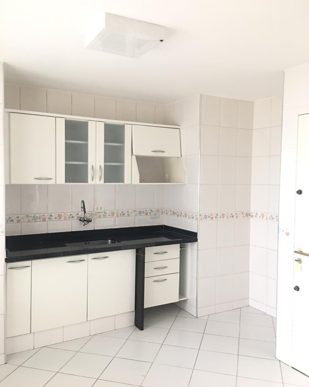 Apartamento para alugar com 2 quartos, 112m² - Foto 12