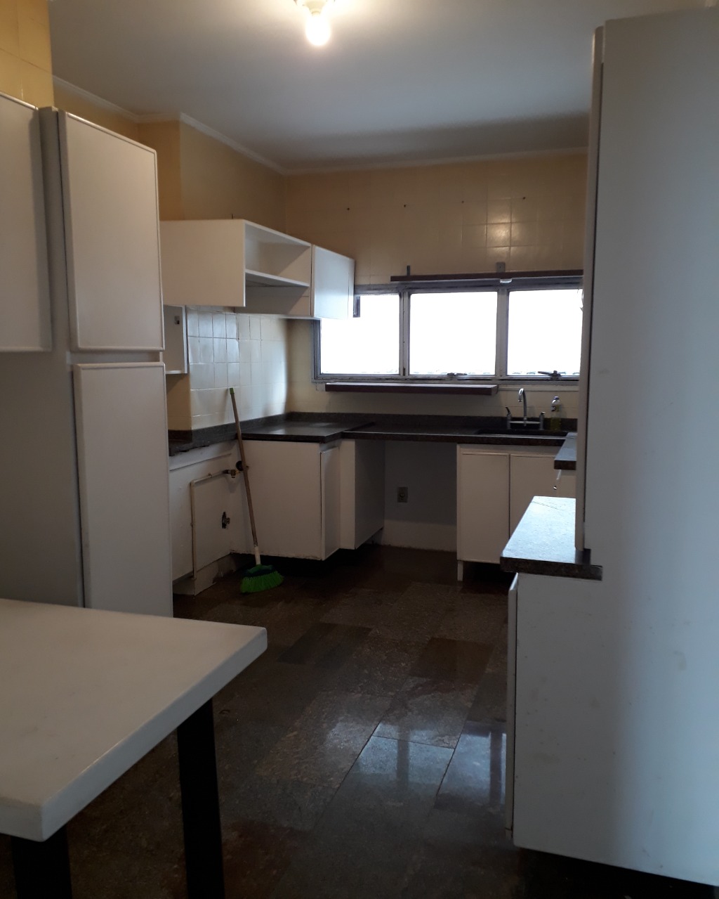 Apartamento para alugar com 3 quartos, 130m² - Foto 8