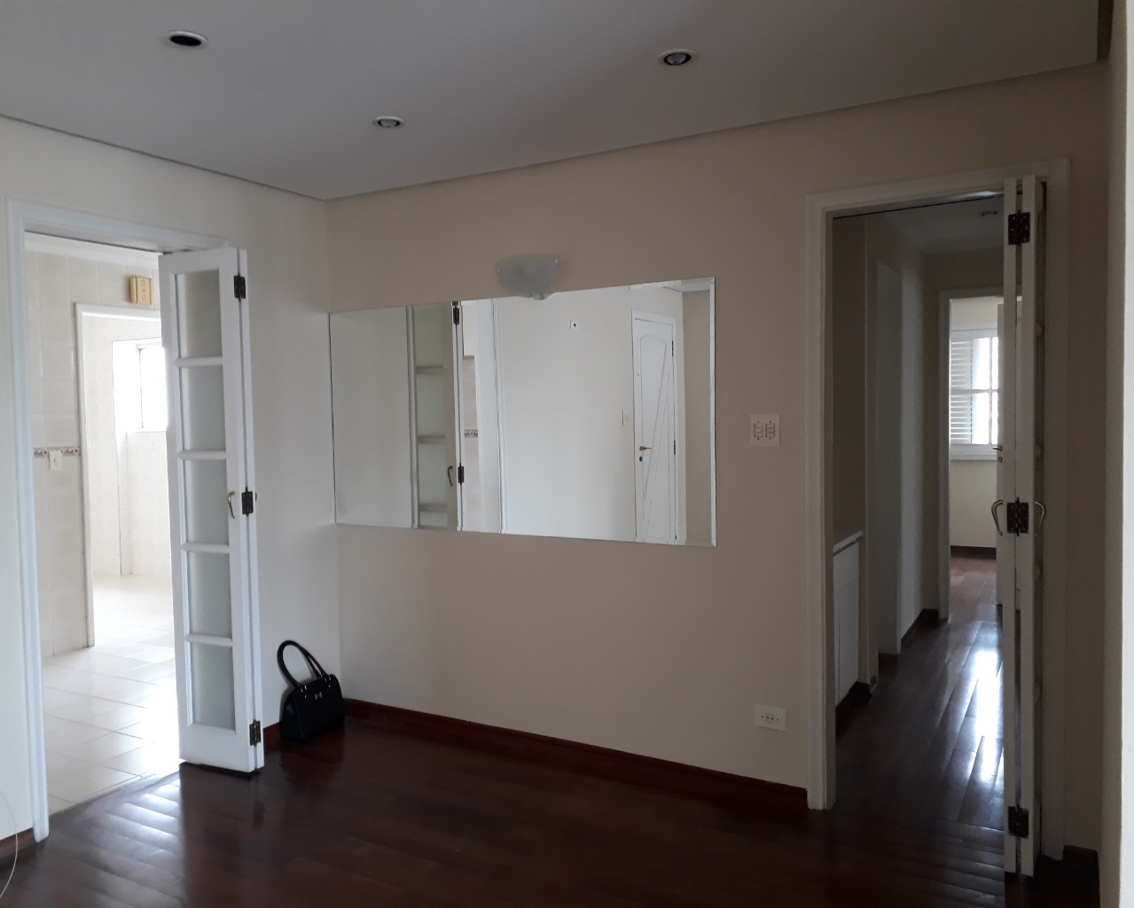 Apartamento para alugar com 3 quartos, 130m² - Foto 7