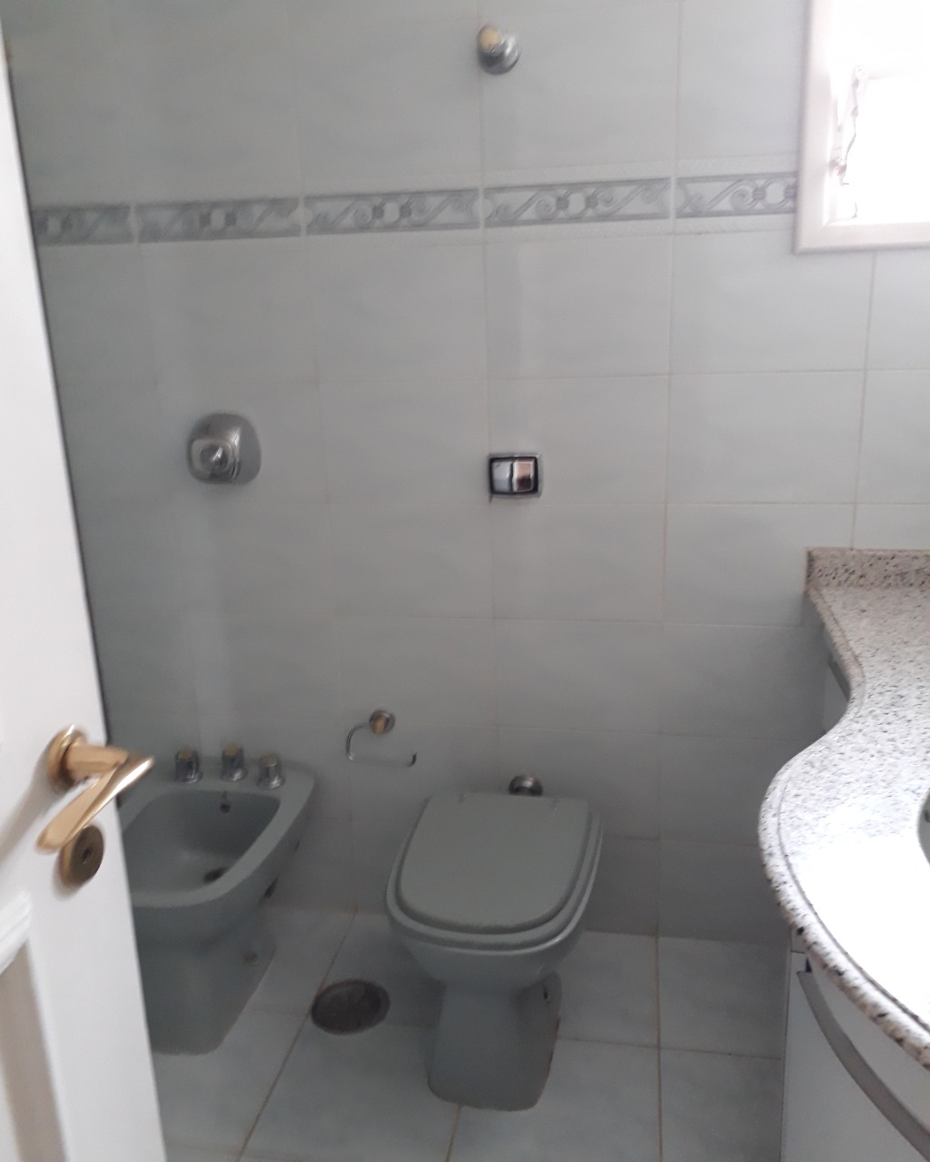 Apartamento para alugar com 3 quartos, 130m² - Foto 16