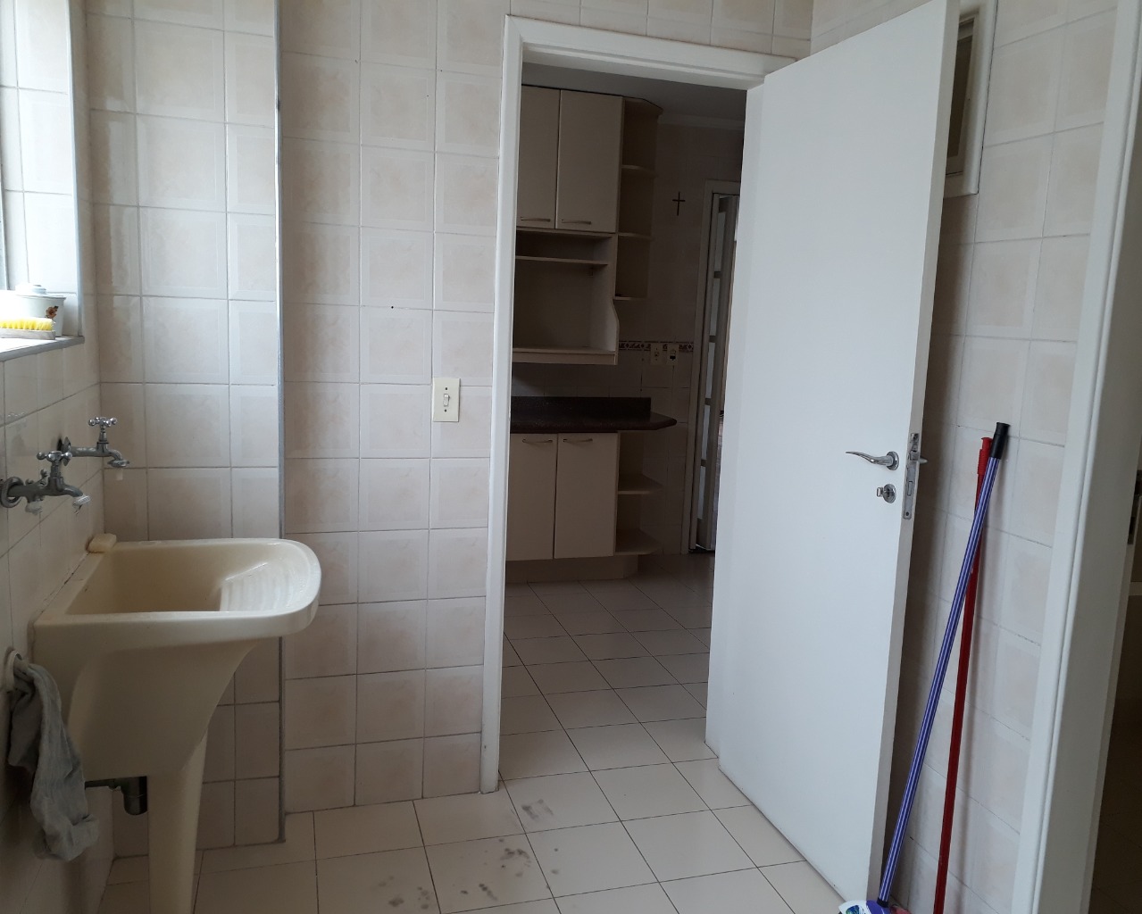 Apartamento para alugar com 3 quartos, 130m² - Foto 42