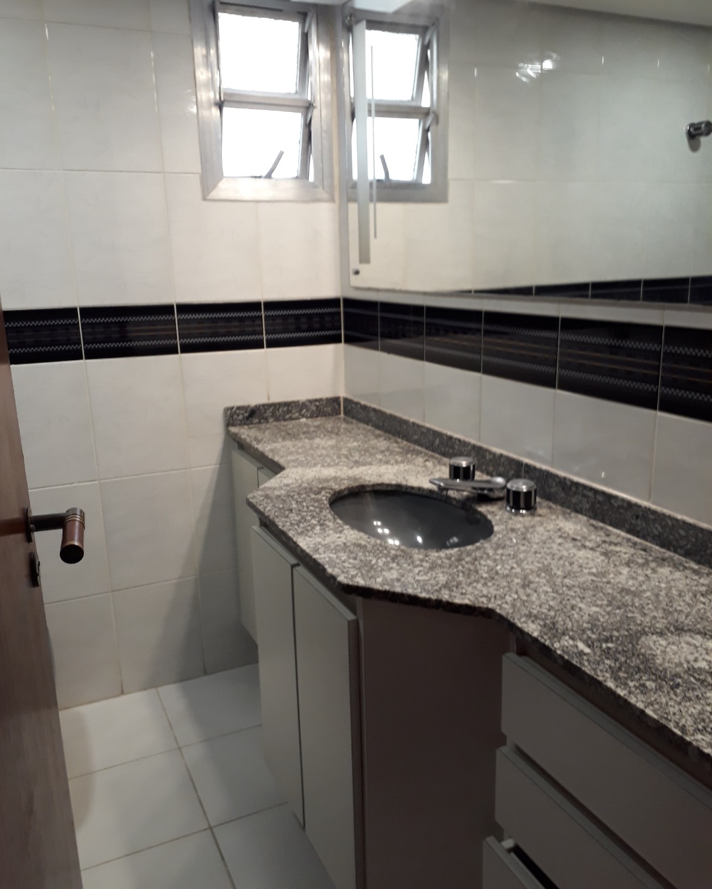 Apartamento para alugar com 3 quartos, 130m² - Foto 10