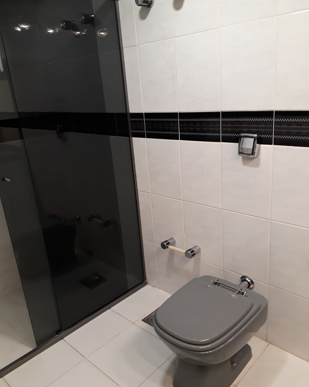 Apartamento para alugar com 3 quartos, 130m² - Foto 11