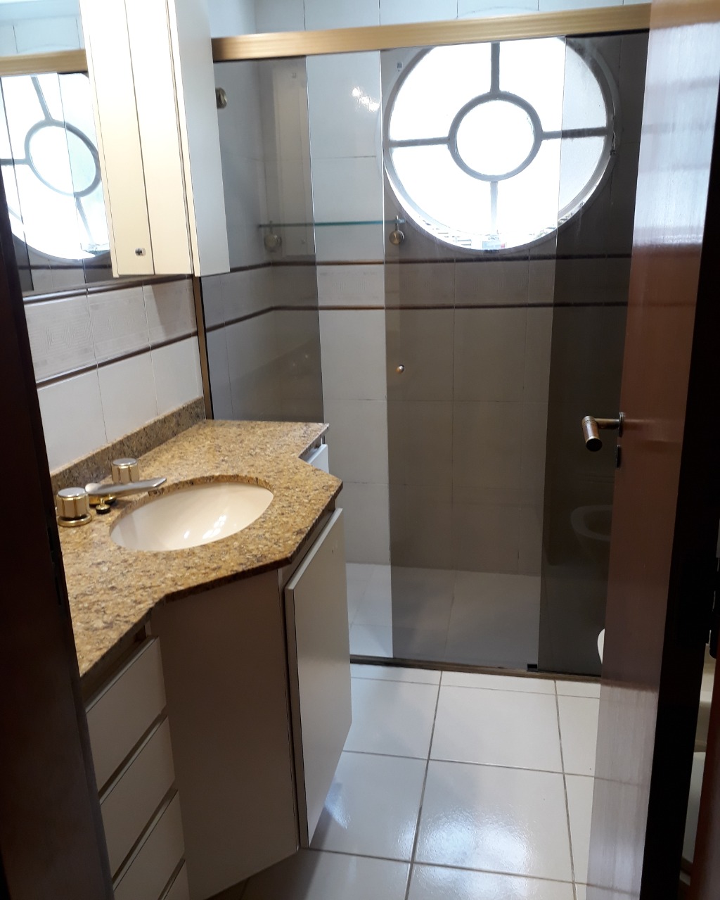 Apartamento para alugar com 3 quartos, 130m² - Foto 19