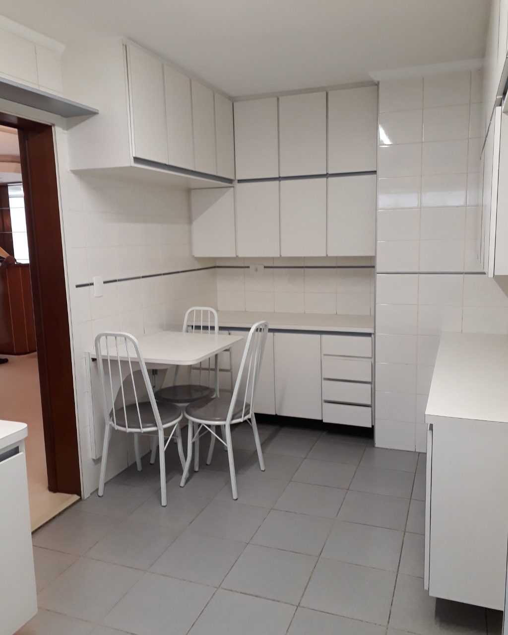 Apartamento para alugar com 3 quartos, 130m² - Foto 29