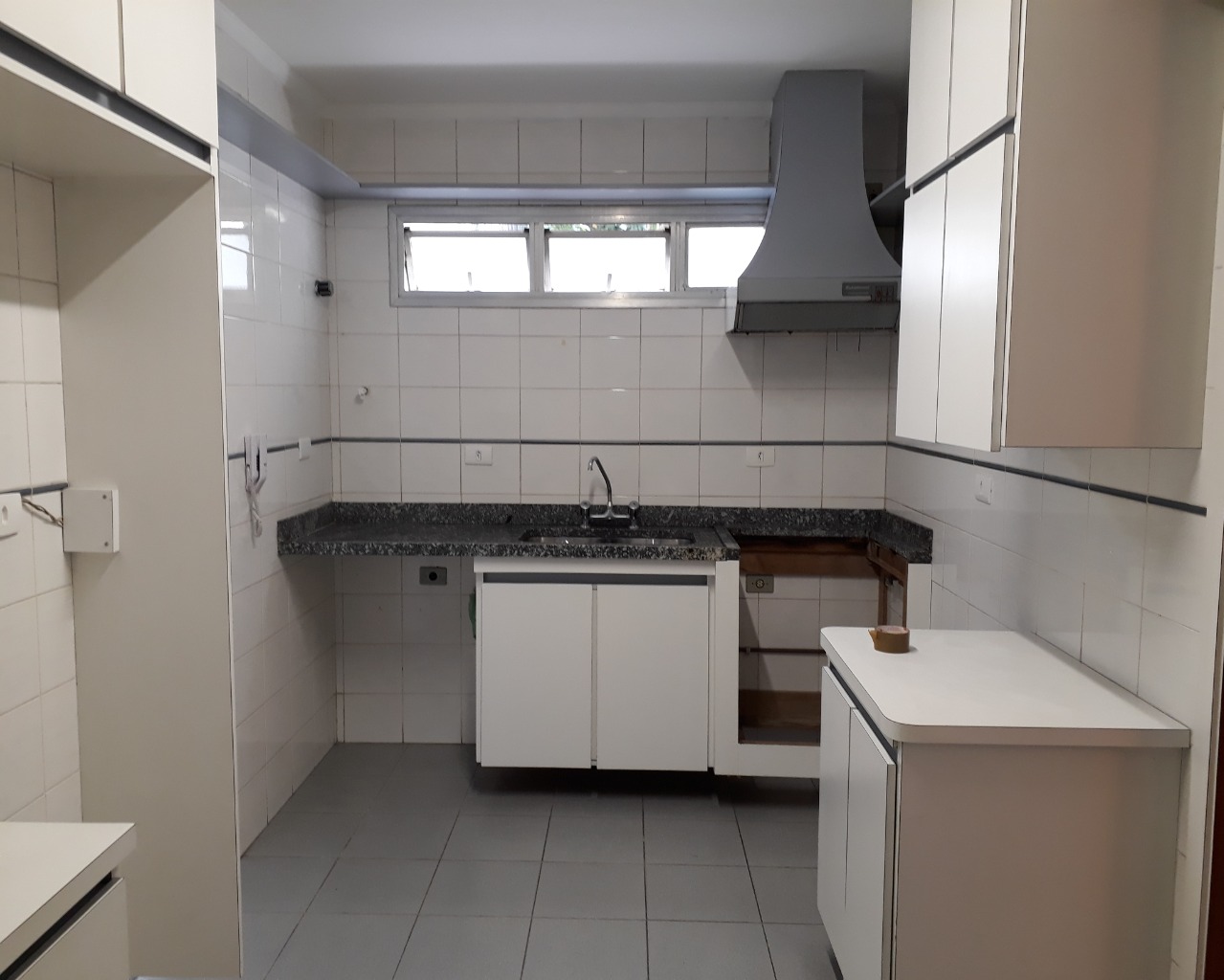 Apartamento para alugar com 3 quartos, 130m² - Foto 31