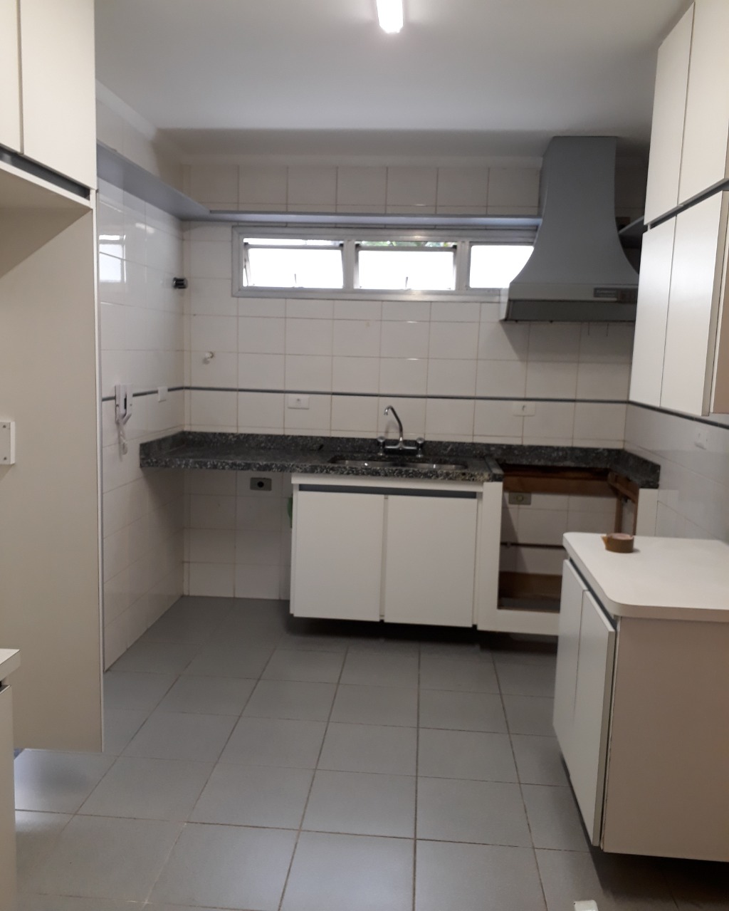 Apartamento para alugar com 3 quartos, 130m² - Foto 32