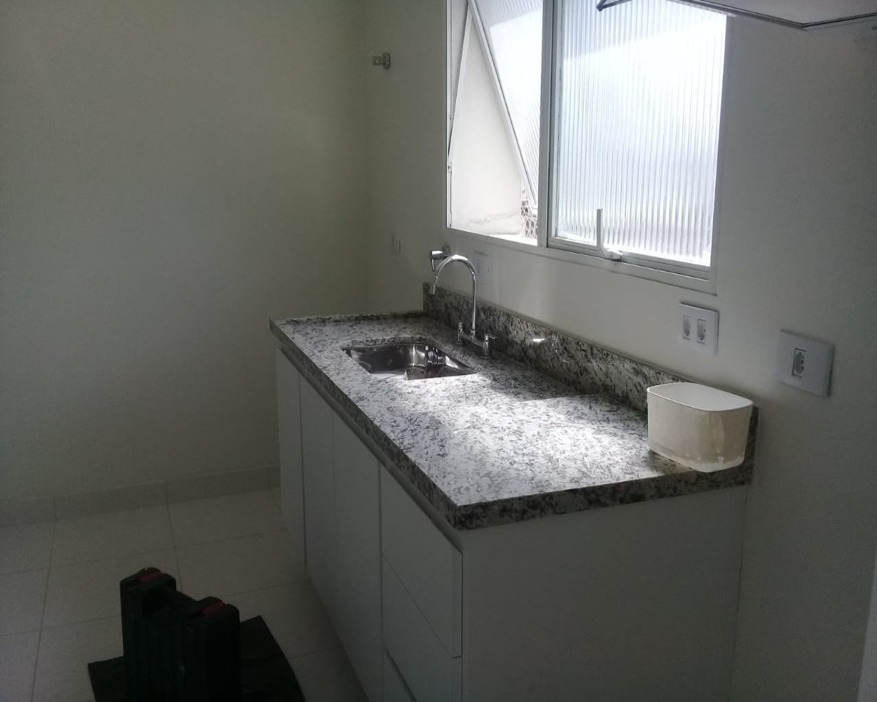 Apartamento para alugar com 1 quarto, 56m² - Foto 3